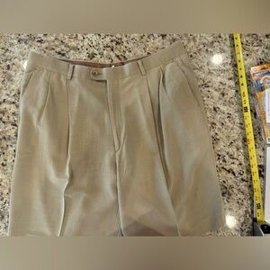 Men’s dress shorts. Size 40. SETTE PONTI. In like new‎ condition.